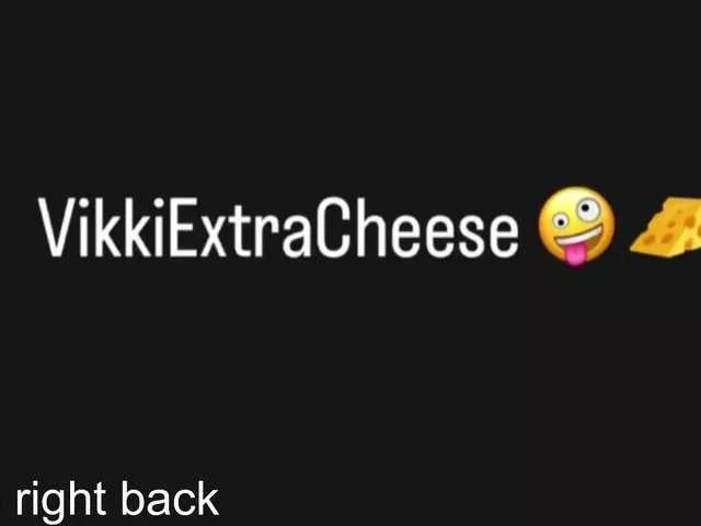 Naked Room -VikkiL0vesCheese- 