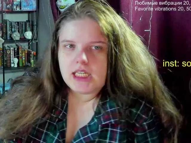 Naked Room alicepussy 