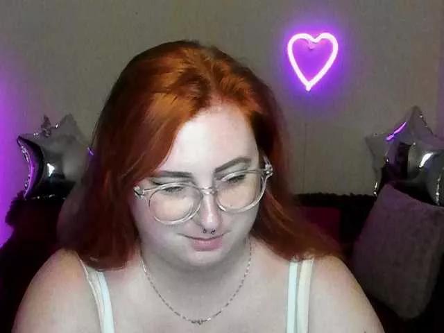 Naked Room Aliciaredluv 