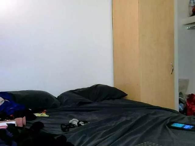 Naked Room Amateurmilf 