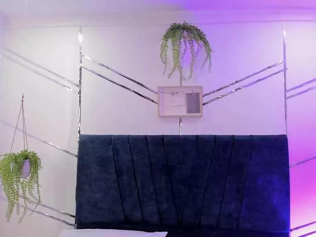 Naked Room Camilla-Miller01 