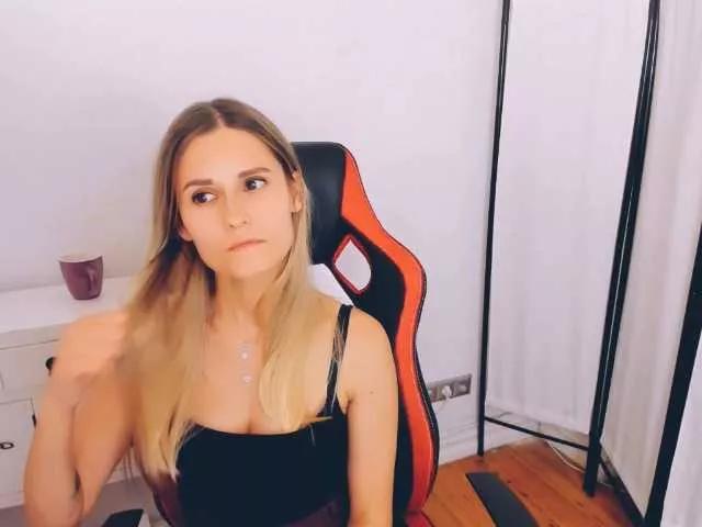 Naked Room CatrinGood 