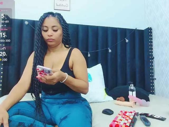 Naked Room colombiamommy 