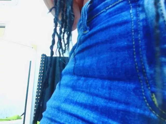 colombiamommy from BongaCams