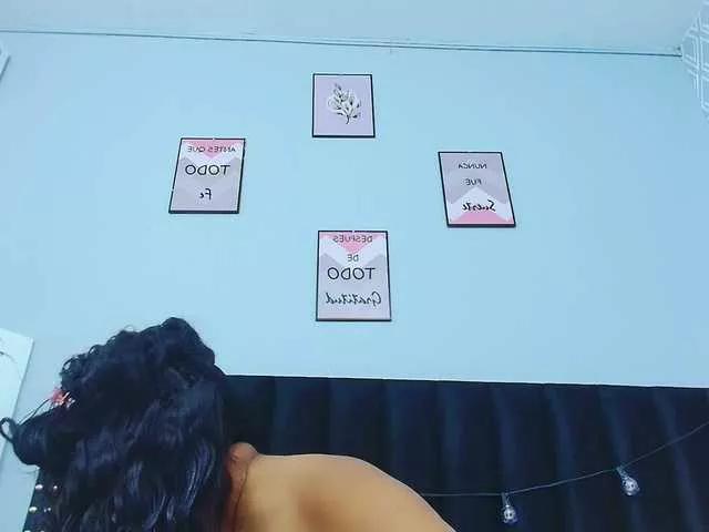 colombiamommy from BongaCams