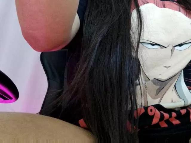deeluna from BongaCams