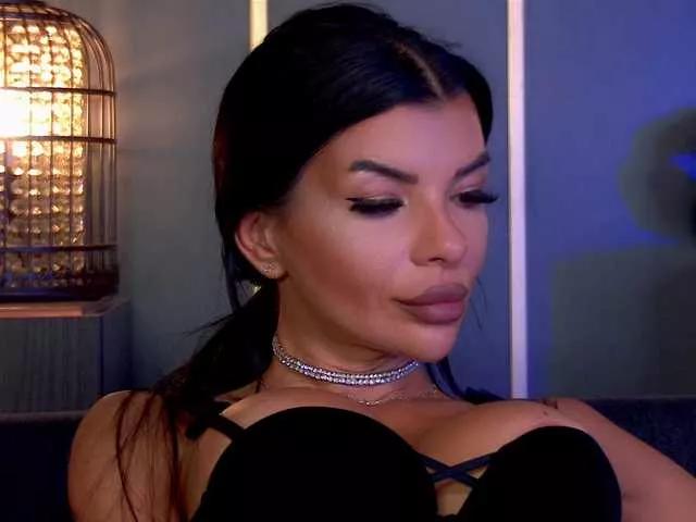EleniaDevons from BongaCams