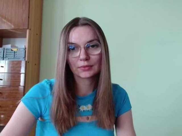 Ellyxcute from BongaCams