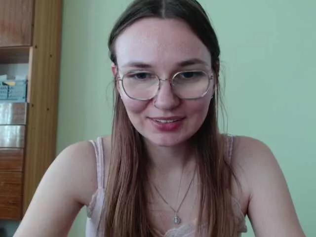 Ellyxcute from BongaCams