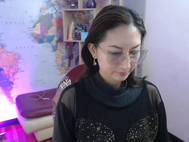 Naked Room EvelynnMiller 