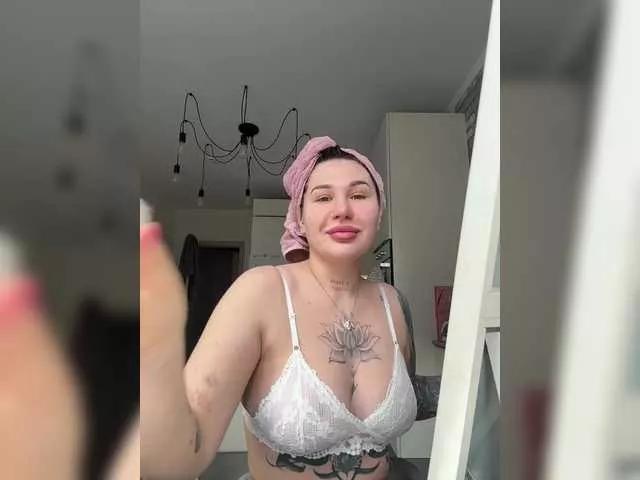Naked Room HannaSveet 