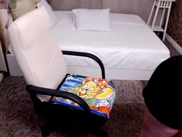 Naked Room LadyLibely 