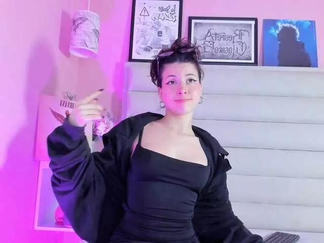 Naked Room LolaMustaine 