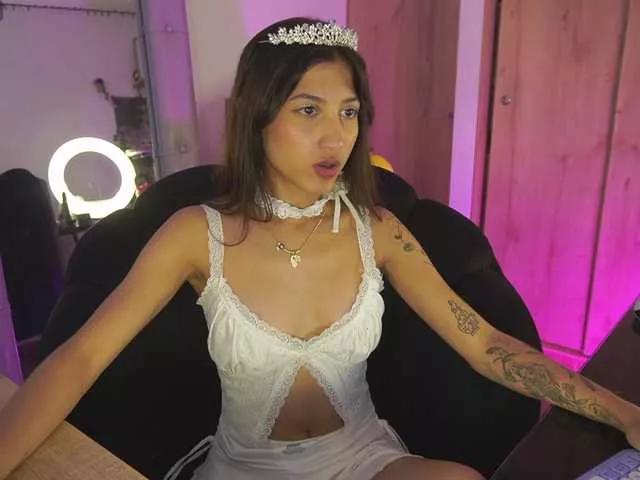 MissKorrah from BongaCams