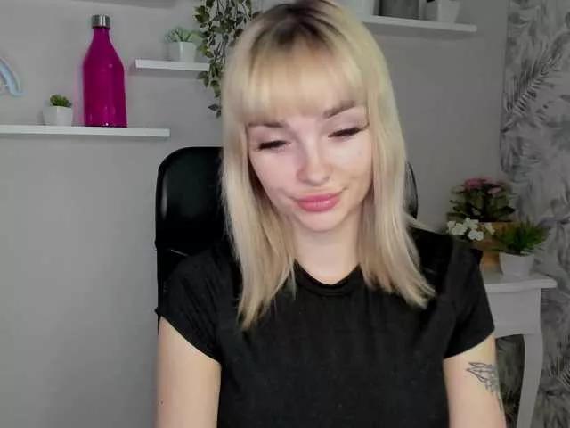 PollyExtasy from BongaCams