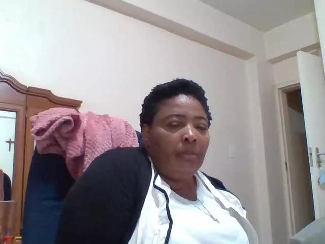 pussylips53 from BongaCams