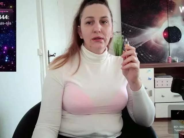 Rellaxx1 from BongaCams