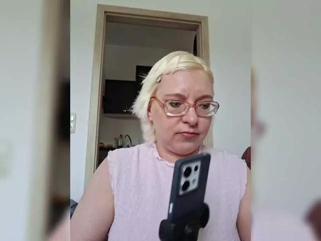 Vika211 from BongaCams is Freechat