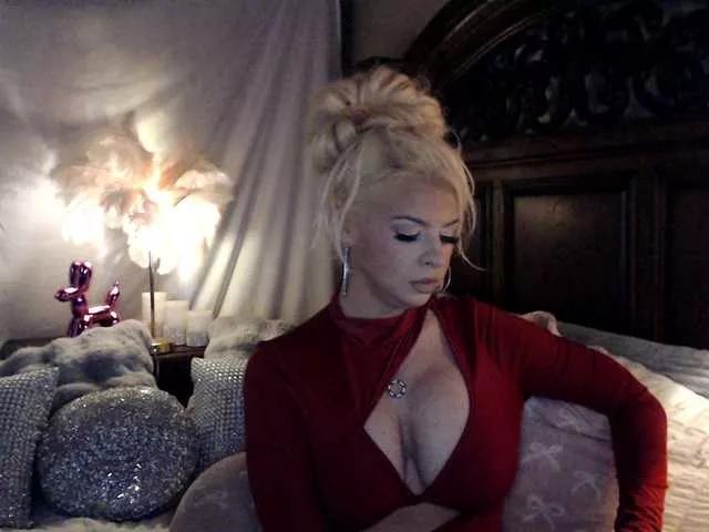 Naked Room xtinastar 