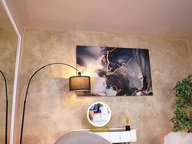 Naked Room YuliaDesirevska 