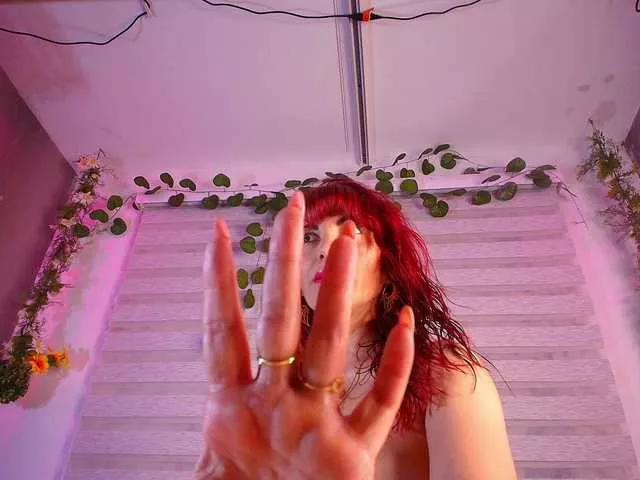 Naked Room zoe-z 