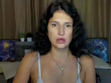 alianna_solo_kiss from Chaturbate