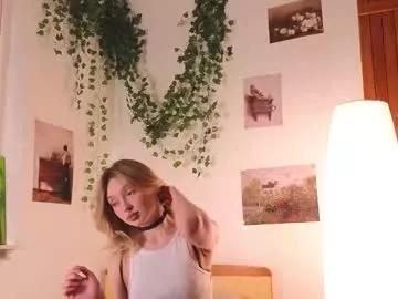 Naked Room baby_adele 
