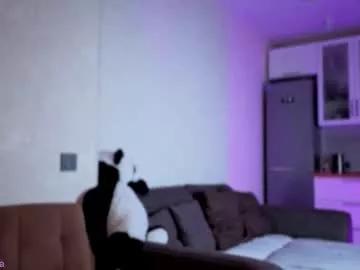 Naked Room cutieeeeva 