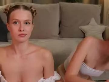 ella_twinkle from Chaturbate