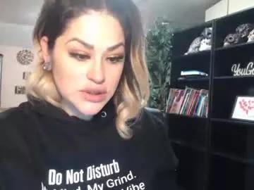 Naked Room julianaxxxrose 