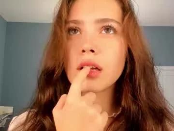 kissiekat from Chaturbate