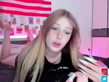krisi_myrr from Chaturbate is Freechat