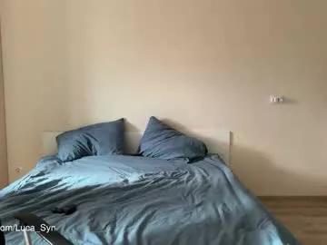 Naked Room luca_syn 