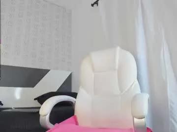 Naked Room mafee_saenz 