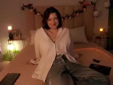 Naked Room miley_smile 