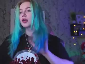 Naked Room moon_valkyriie 