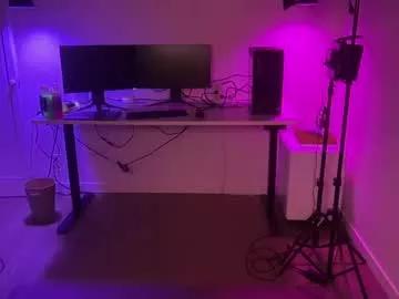 Naked Room peacheekitty 
