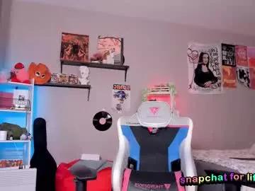 Naked Room vivian_qwerty 