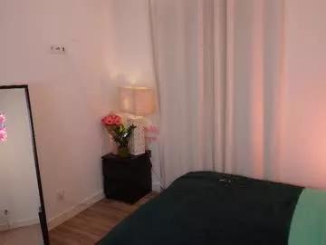 yess_kiki from Chaturbate
