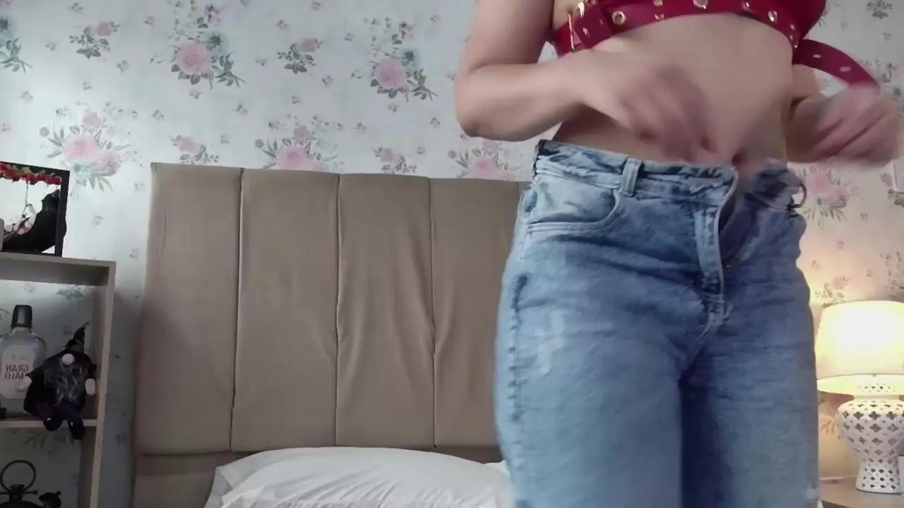 Naked Room LucianaJackman 