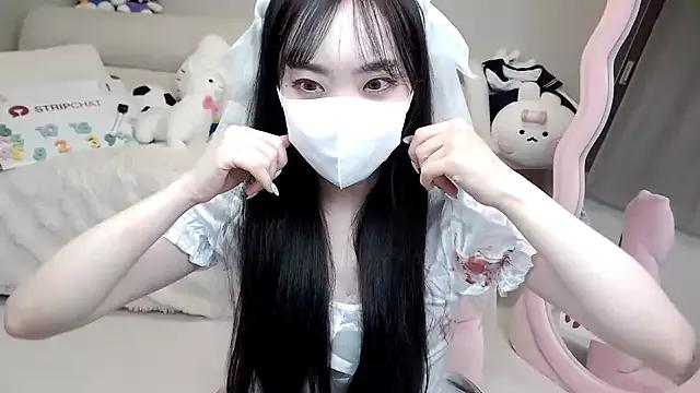 -momoo- from StripChat is Freechat
