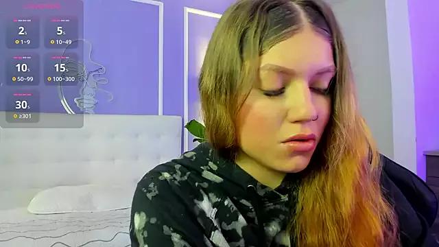 alaia_greyy from StripChat