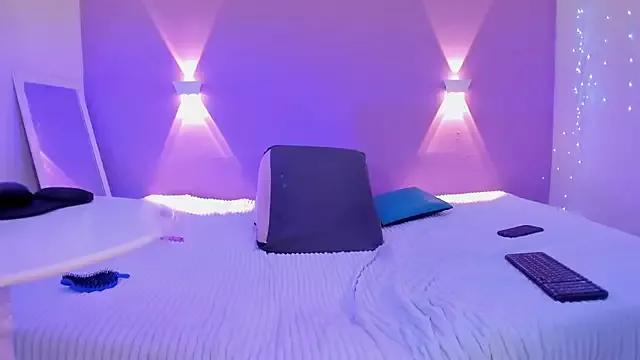 AlineCosta_ from StripChat is Freechat