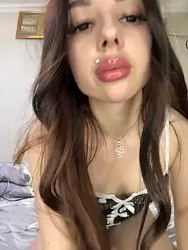 Naked Room Amazing_Girl_666 