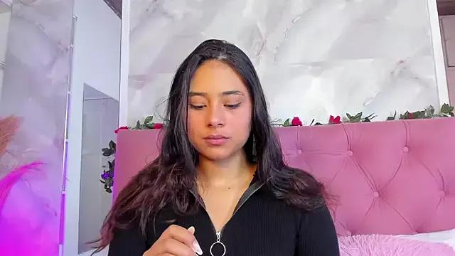AnnaQueen_ from StripChat is Freechat