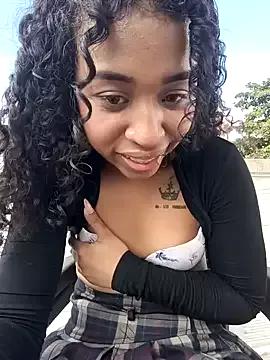 bella__honey from StripChat