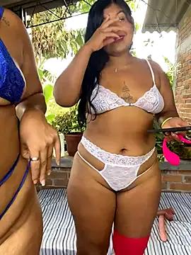 canelacrush from StripChat is Freechat