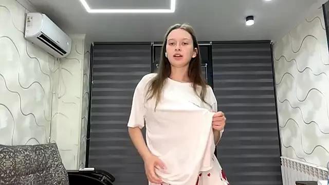 CharlynDini from StripChat is Freechat