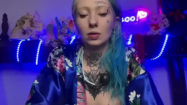 Naked Room coyemoo 