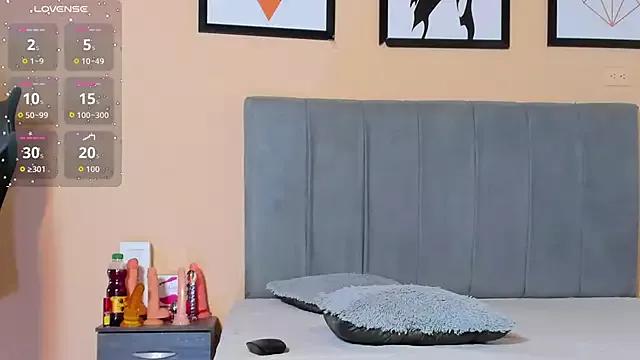 Naked Room crystall06 